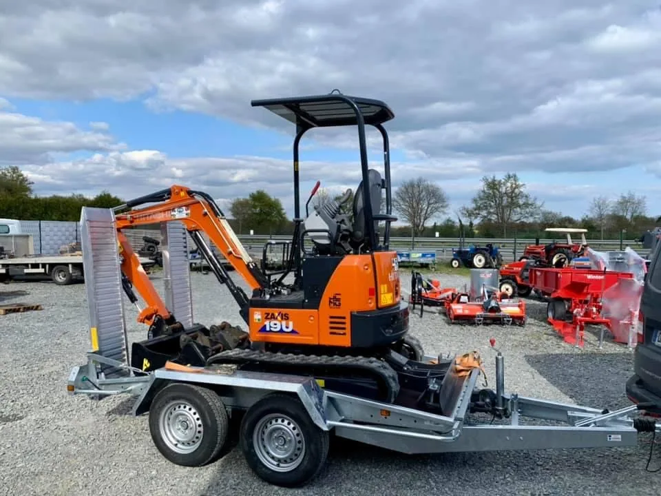 LOCATION MINI PELLE 2T | PORTE ENGIN, autres chez FTS Agrimachines à Entrammes