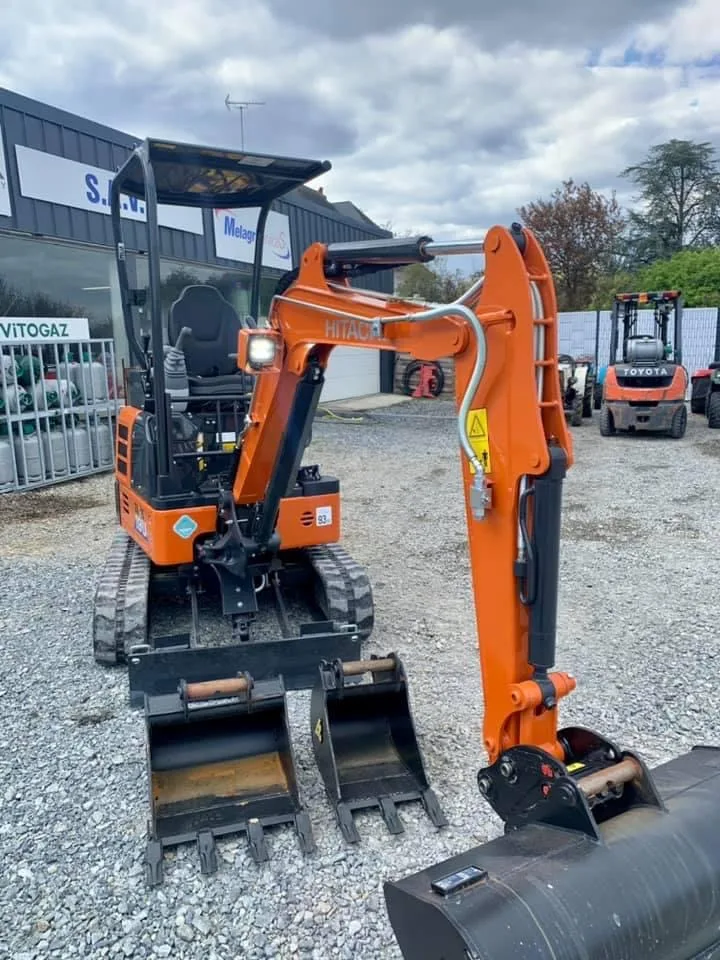 LOCATION MINI PELLE 2T | PORTE ENGIN, photo 3