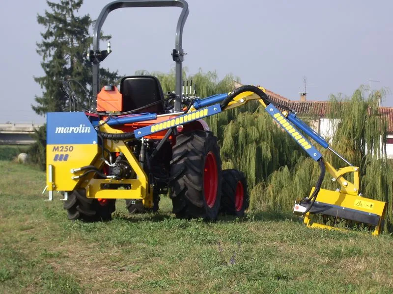 EPAREUSE DEBROUSSAILLEUSE M250, accessoires chez FTS Agrimachines à Entrammes
